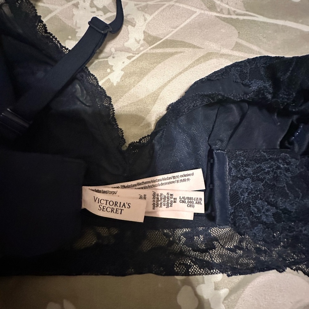 Victoria's Secret Midnight Lace Bralette - Picture 2 of 2